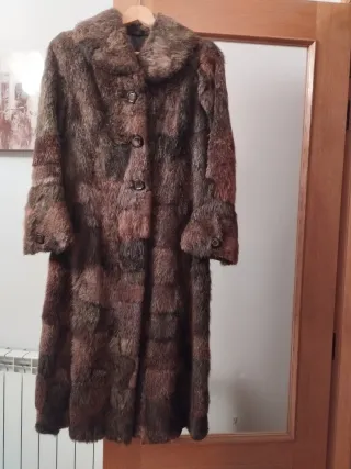 Abrigo de piel marrón