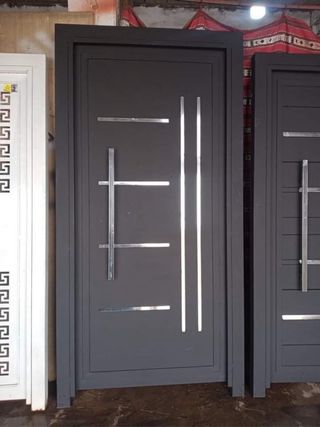 Puerta blindada moderna