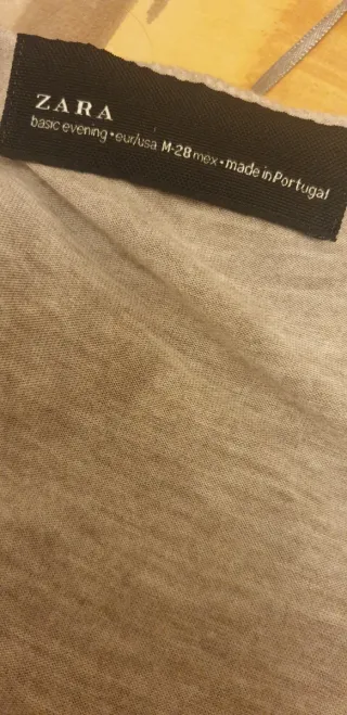 Camiseta beige elegante