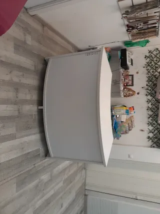 Escritorio curvo blanco