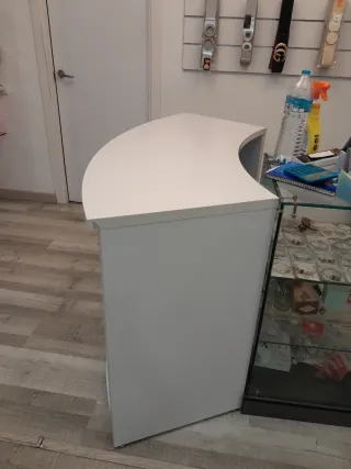 Escritorio curvo blanco