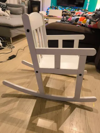 Mecedora infantil Ikea Sundvik blanca