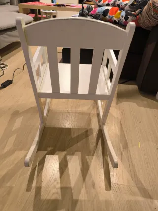 Mecedora infantil Ikea Sundvik blanca