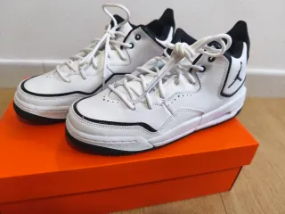 Zapatillas Jordan Blancas Talla 39