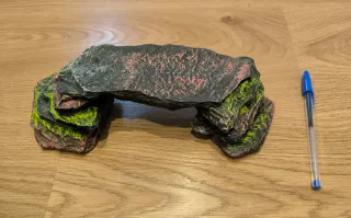 Decoración Acuario. Rocas y Puente