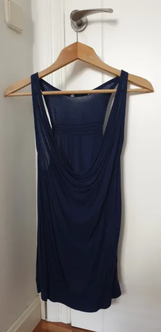 Camiseta elegante azul marino