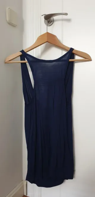 Camiseta elegante azul marino