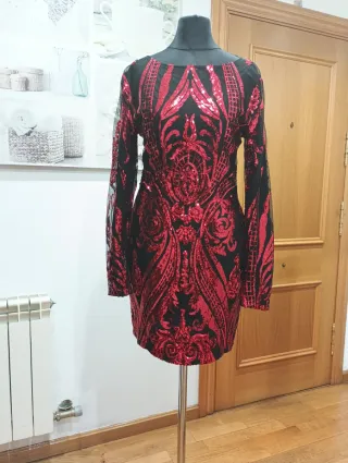 Vestido lentejuelas negro y rojo