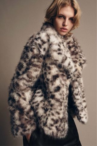 Abrigo efecto pelo leopardo sin estrenar