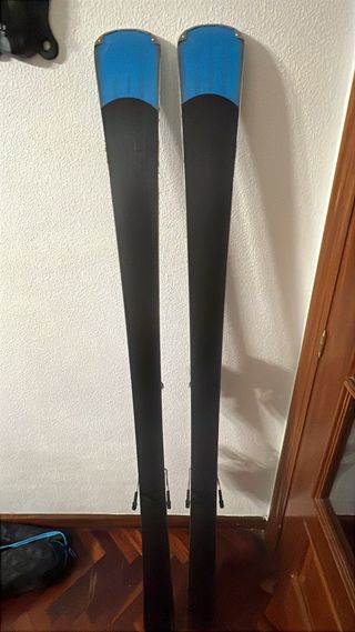 Esquís 2021 poco uso en buen estado medida 1,70