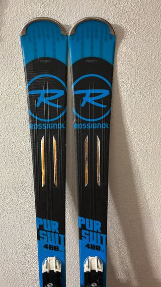 Esquís 2021 poco uso en buen estado medida 1,70