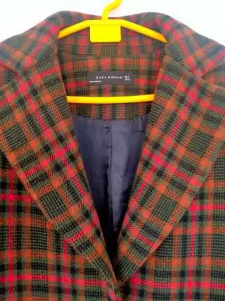 Abrigo cuadros Zara Talla S