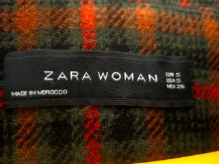Abrigo cuadros Zara Talla S