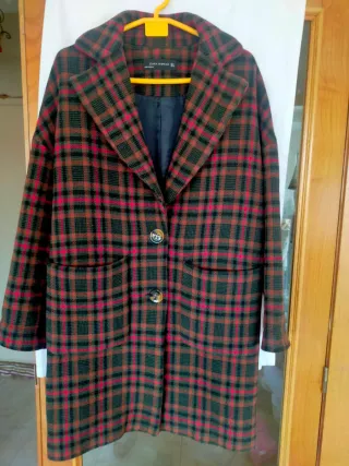 Abrigo cuadros Zara Talla S