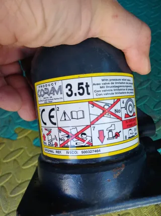 Sollevatore martinetto Iveco Daily 3.5t