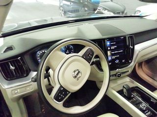 Volvo Xc60 2.0 B4 D Momentum Pro Auto