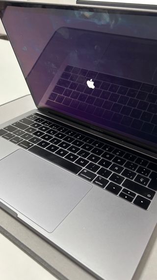 MacBook Pro 13” 2019 i5 / 16 GB RAM - 4 puertos