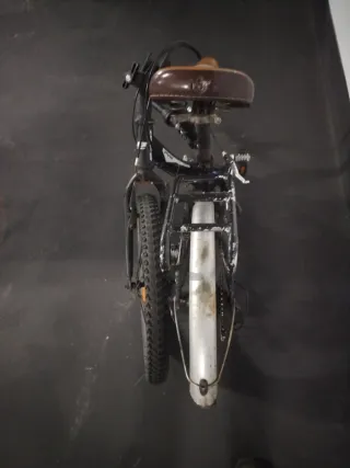 Bicicleta plegable de aluminio.