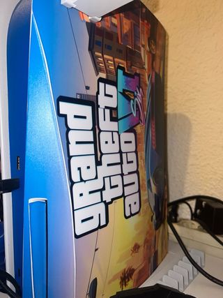 Playstation 5 con cubierta GTA 6