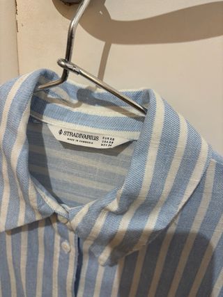 Camisa Rayas Azul y Blanco stradivarius