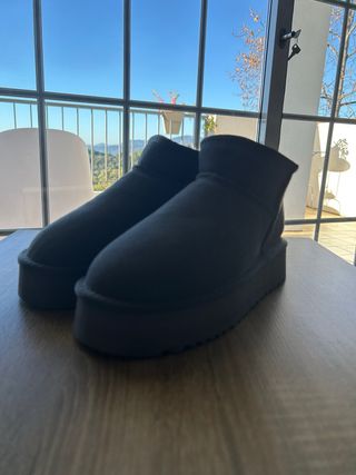 Stivali UGG grigi con piattaforma