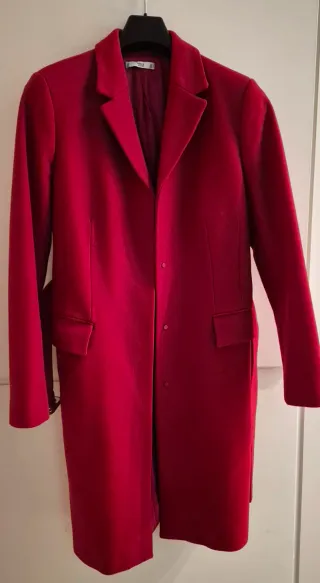 Abrigo Mango Rojo Talla M