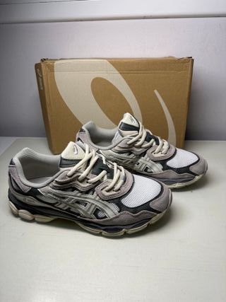 Asics Beige y Gris