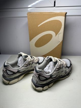 Asics Beige y Gris