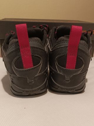 Zapatillas Merrell Trekking Mujer Negras Rojas