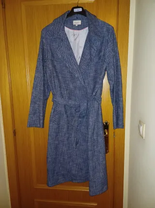 Abrigo estilo gabardina azul y blanco talla L