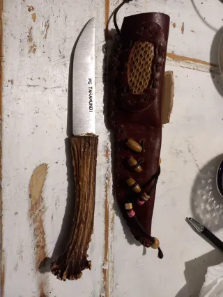 Cuchillo artesano Taramundi funda cuero