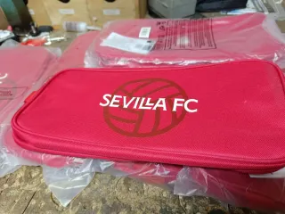 8 Neceser Sevilla FC Rojos