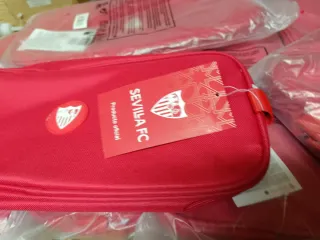 8 Neceser Sevilla FC Rojos