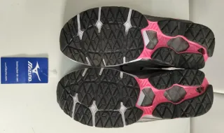 Zapatillas Mizuno grises y rosas