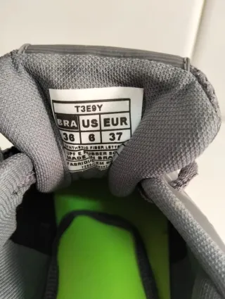 Zapatillas Mizuno grises y rosas