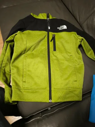 Chaqueta The North Face verde y negra Talla m niño
