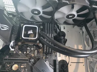 Torre PC Gamer i9 32GB RAM Blanca