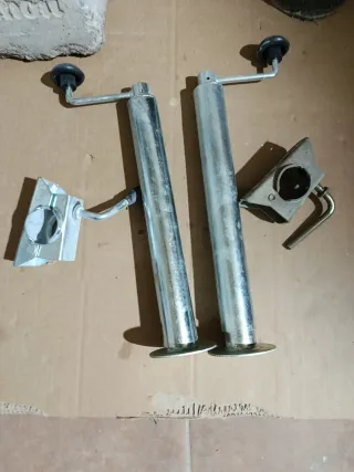 Patas de apoyo para remolque