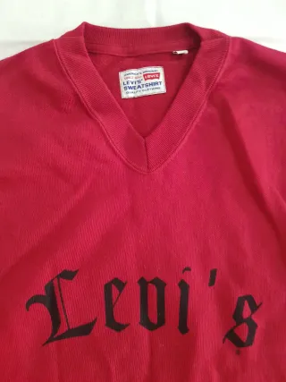 T-shirt Levi's rossa con logo