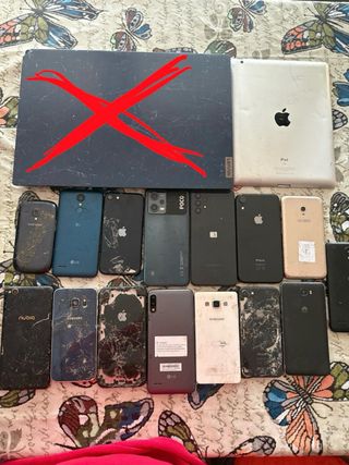Lote 15 móviles y una tablet Apple