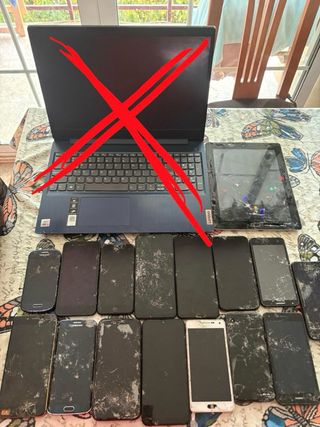 Lote 15 móviles y una tablet Apple