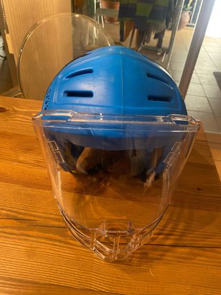 Cambio casco de hockey Sitka azul M por negro