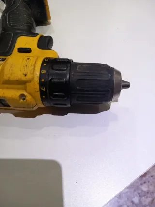 Taladro Dewalt DCD 710