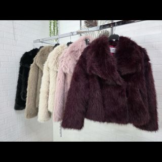 Abrigo pelo sintético marrón