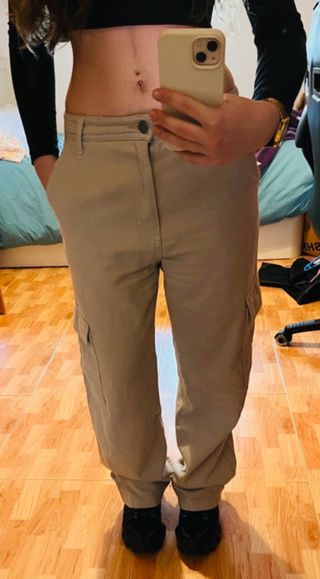 Pantalones cargo beige