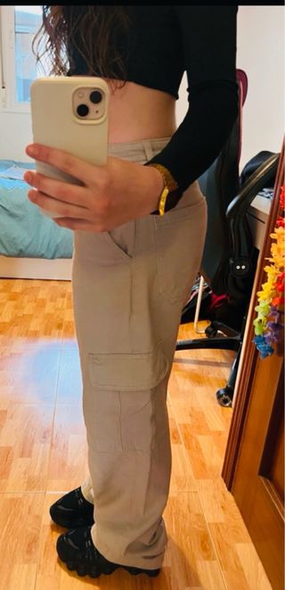 Pantalones cargo beige