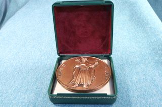 Medallón Jaume II El Just 700 Anys