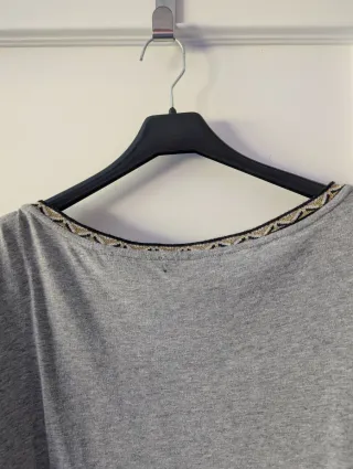 Camiseta Custo con mangas asimétricas talla M