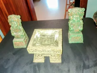 Figuras estilo Maya y cenicero