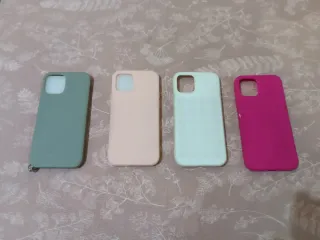 4 custodie iPhone 12